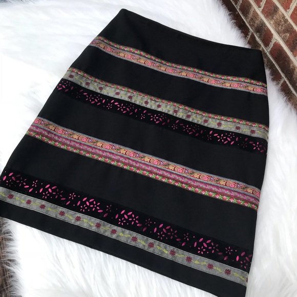ABR New York Dresses & Skirts - ANR New York Black with Flowers Career Skirt, Sz 6